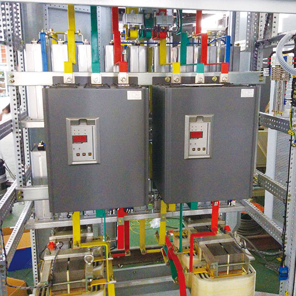  在冷軋、熱軋、鋁材氧化、電泳生產中產生的諧波非常嚴重，大量諧
波下電纜（電機）絕緣衰減迅速、損耗增加、電機輸出效率降低、變壓器
容量下降；當輸入電源因用戶…
